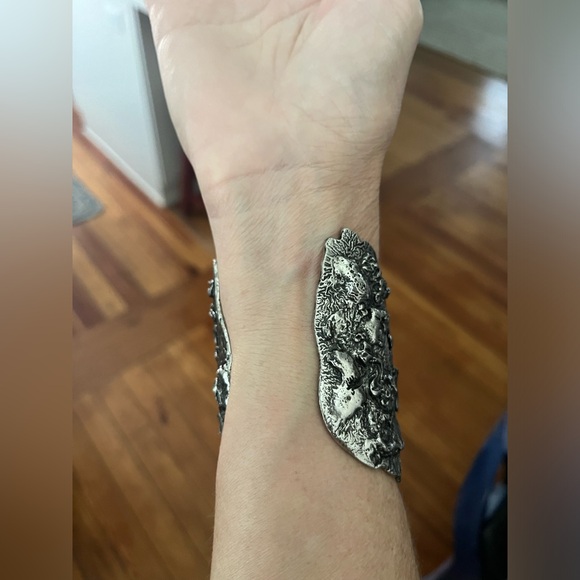 Alexander McQueen Molten Cuff Bracelet - Picture 10 of 15